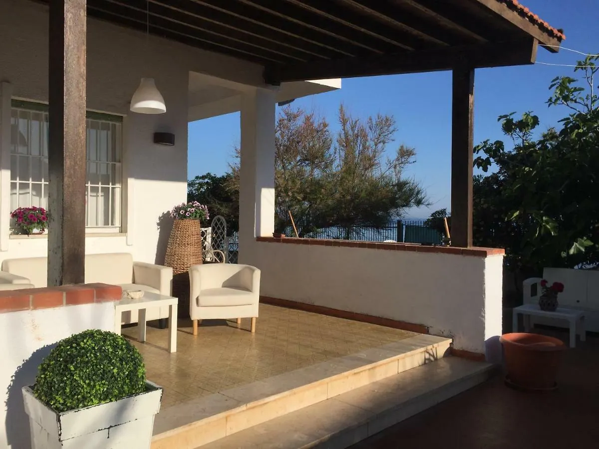 카리니 A Casa Di Giuseppe 2 B&B